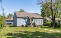 Building Photo - * Move-In Special * Cute two bedroom one b...