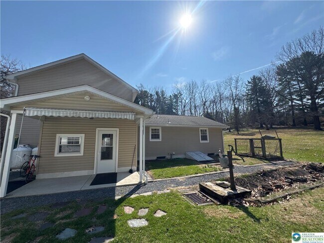 Building Photo - 3676 Lower Saucon Rd