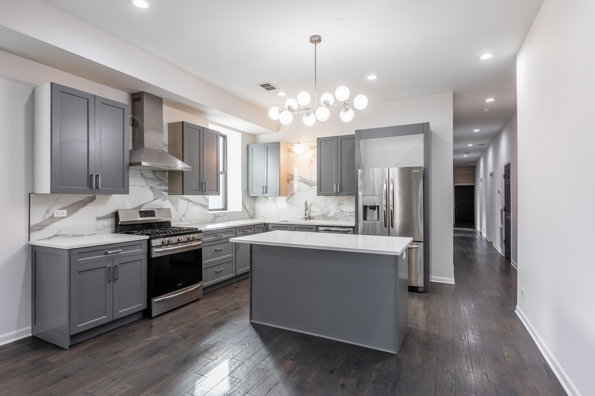 Building Photo - 2701 W Thomas St