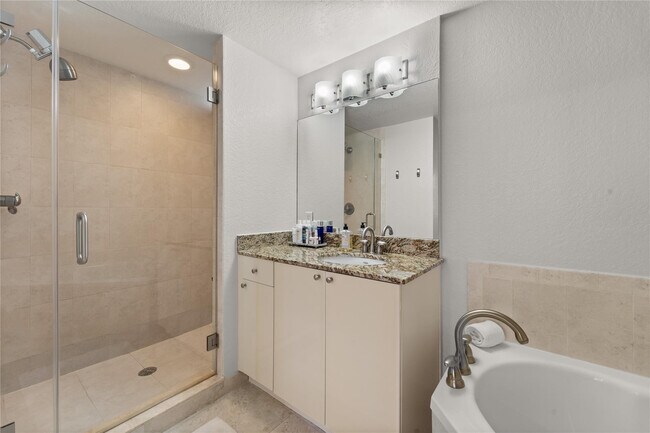 Building Photo - 1830 Radius Dr