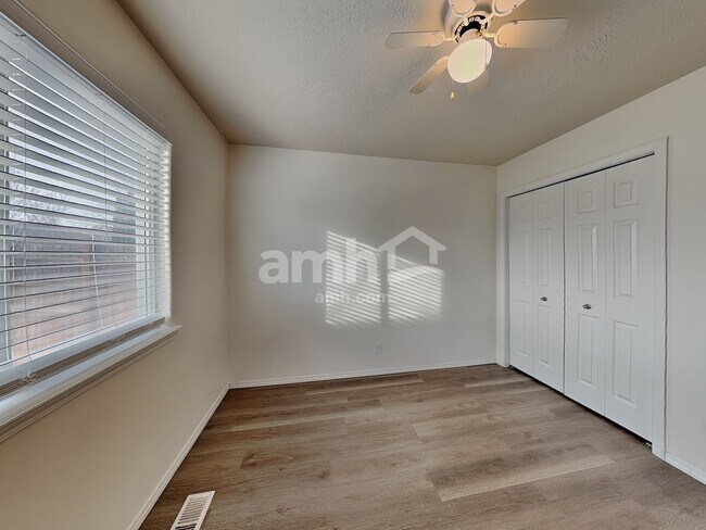 Building Photo - 1149 N Caterpillar Ave