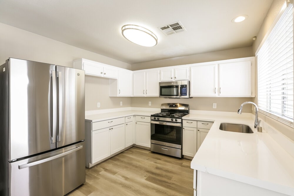 Building Photo - 4375 Coyote Crest Ct