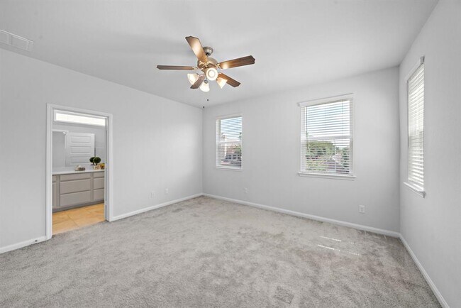 Building Photo - 9913 Brickhouse Dr