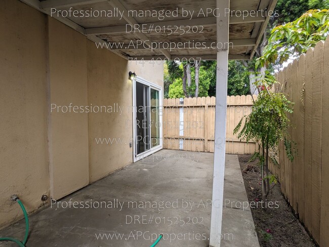 Building Photo - 630 S Knott Ave