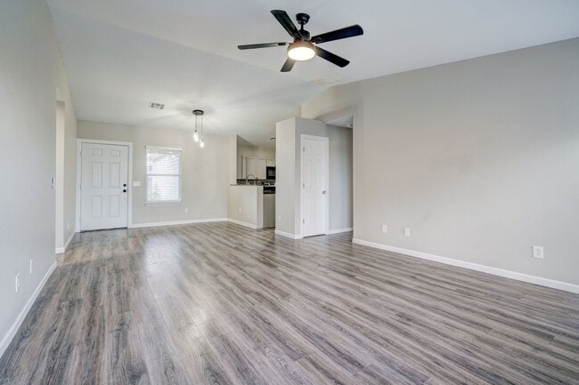 Building Photo - 10425 Aberdeen Dr