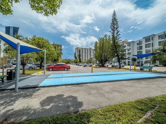 Building Photo - 17570 Atlantic Blvd