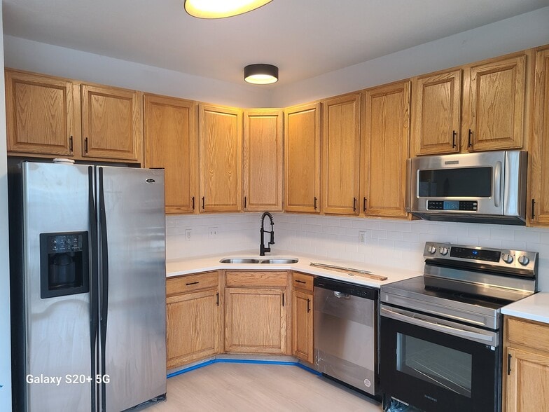 Building Photo - 13885 Ironstone Tr NW