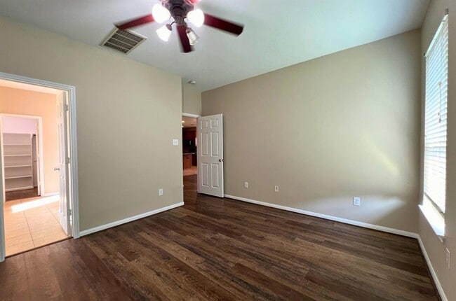 Building Photo - 15919 Angler Bend Dr
