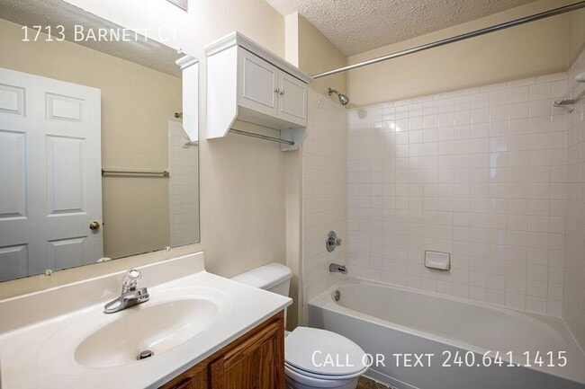 Building Photo - 1713 Barnett Ct
