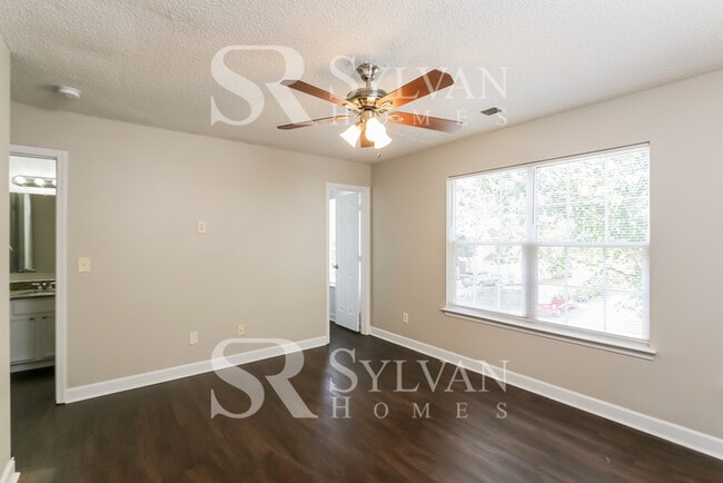 Building Photo - Come view this charming home