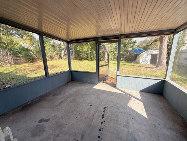 Building Photo - $1550 - Sweet 3/1 Ranch Style Home in Arlington