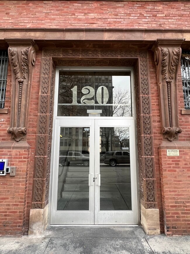 Building Photo - 1910 S Indiana Ave