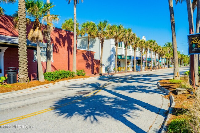 Building Photo - 597 Sturdivant Ave