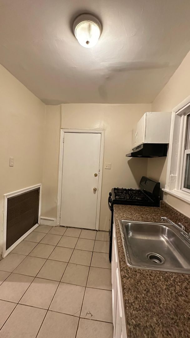 Building Photo - Remodeled Home - Kensington