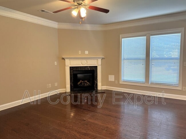 Building Photo - 1065 Township Cir