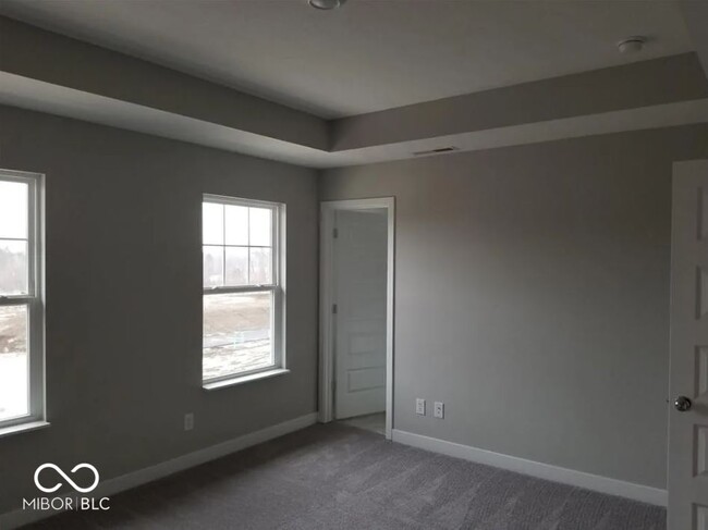Building Photo - 305 Fairfax Way
