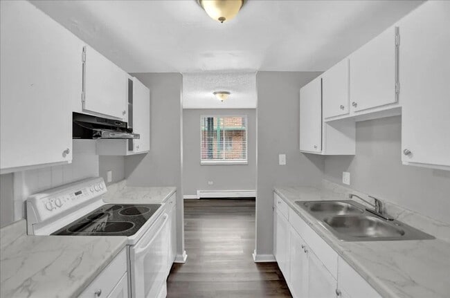 Primary Photo - Beautifully Updated 1 Bed/1 Bath Apartment...