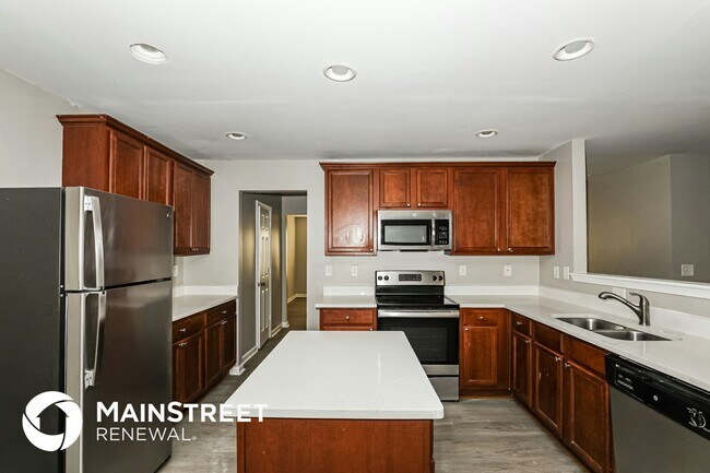 Building Photo - 365 Walton View