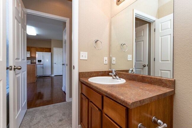 Building Photo - Beautiful Ranch-Style Condo with Attached Garage!!