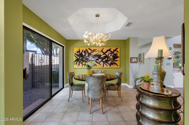 Building Photo - 10591 E Saddlehorn Dr