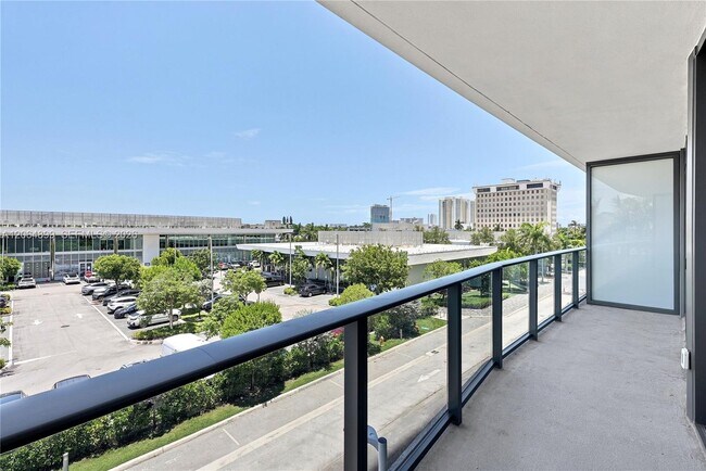 Building Photo - 1179 E Hallandale Beach Blvd