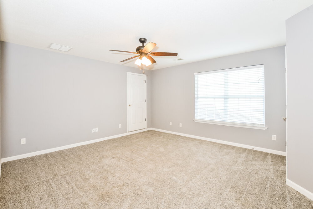 Building Photo - 9918 White Poplar Dr