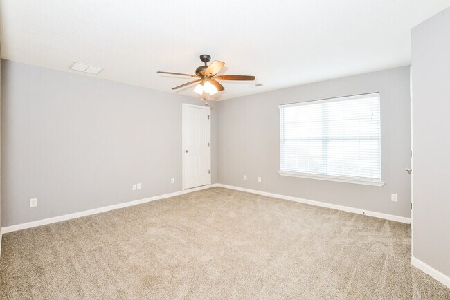 Building Photo - 9918 White Poplar Dr