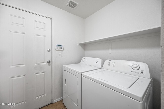 Building Photo - 1716 W Cortez St