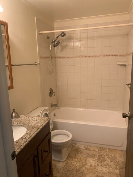 Primary Photo - 393 Davison Rd
