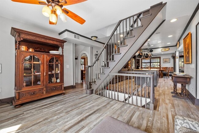 Building Photo - 32 Merriam Pl