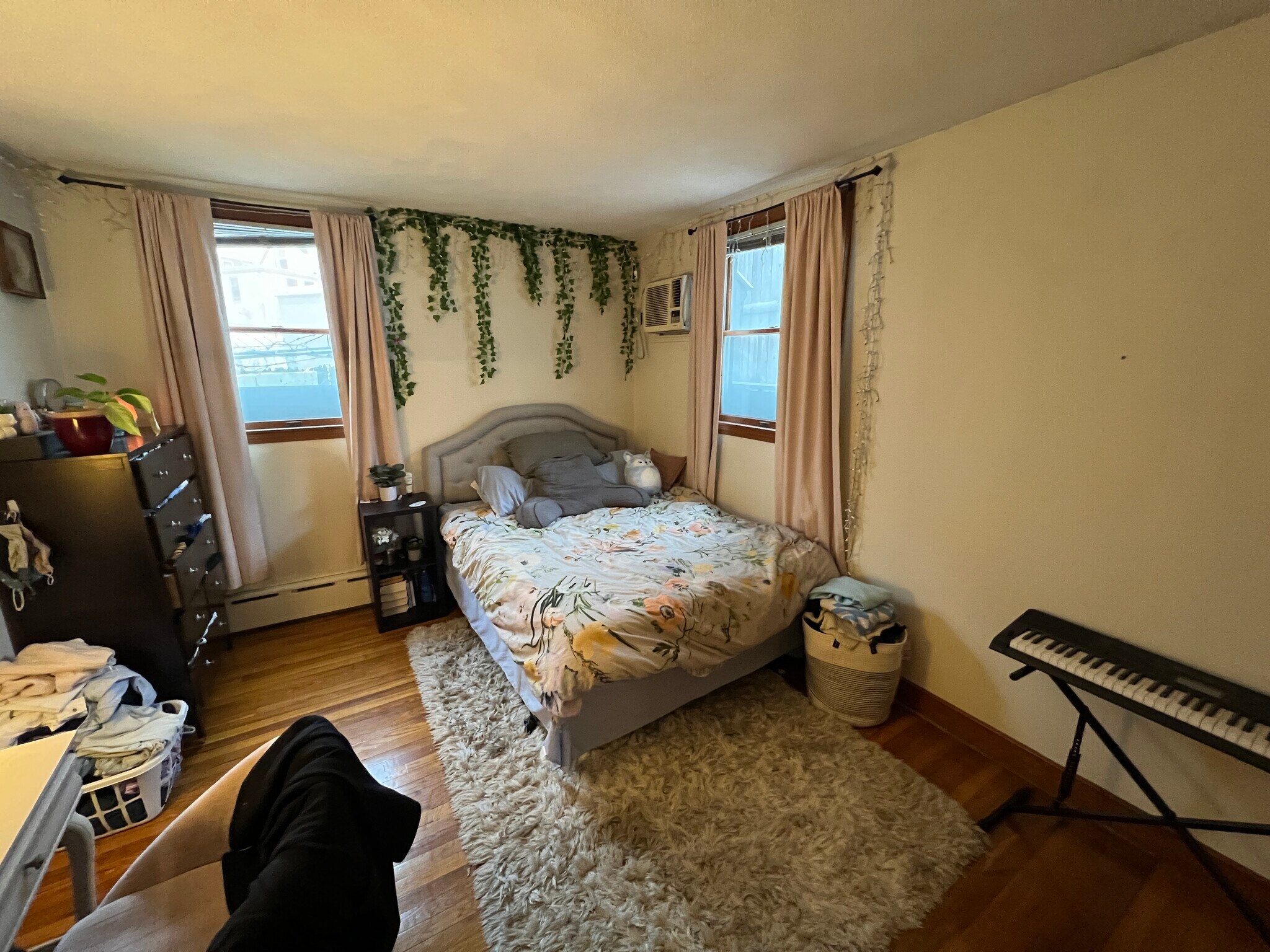 Building Photo - 211 Holland St