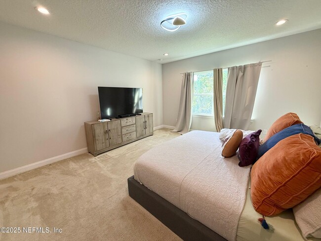 Building Photo - 676 Natureland Cir