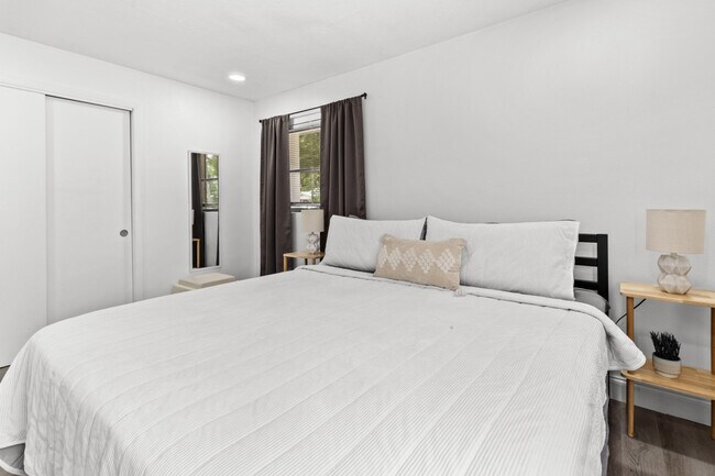 Building Photo - 3204 NW 10th St