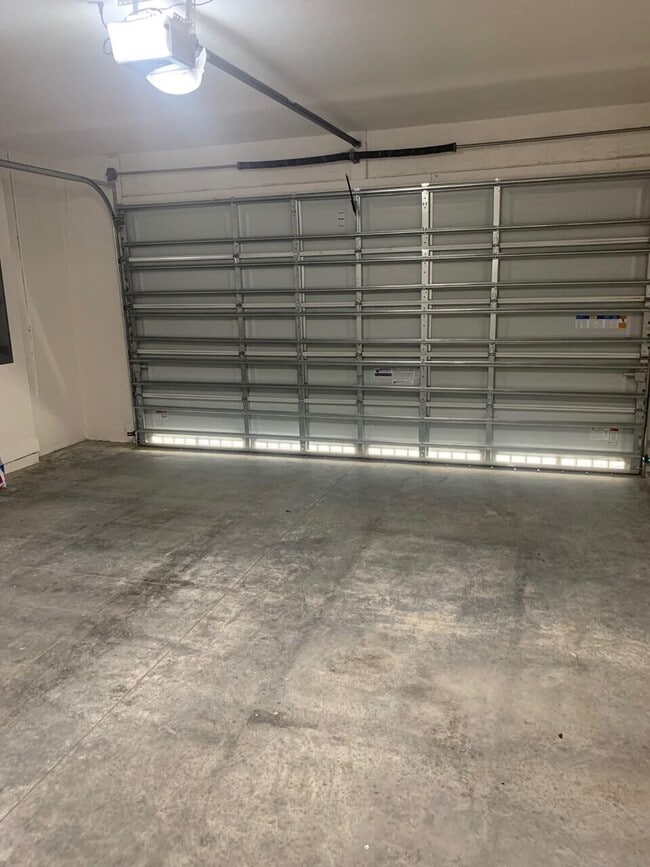 Building Photo - 11643 SW Moon River Way