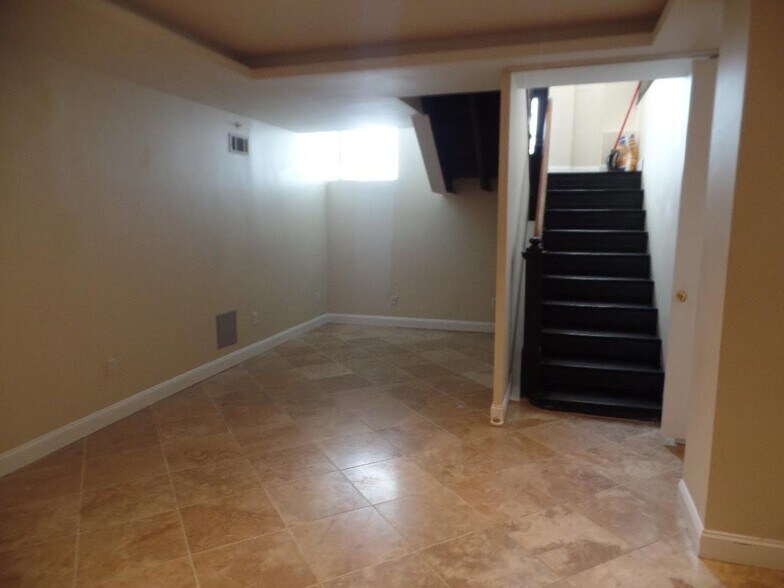 Building Photo - 108 Richmond St