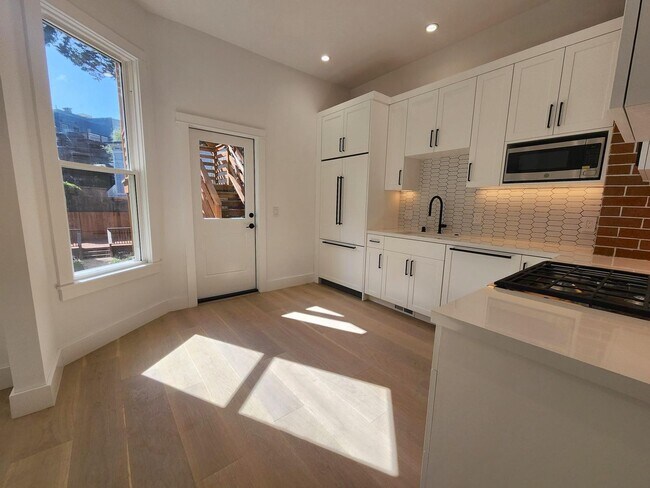 Building Photo - 759 14th St