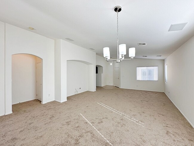 Building Photo - SINGLE STORY HOME WITH CASITA IN GATED COMMUNITY