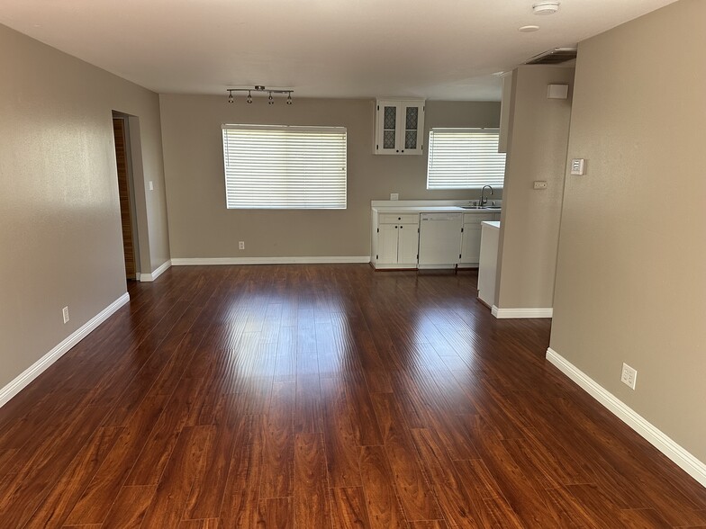 Building Photo - 5318 Alhama Dr
