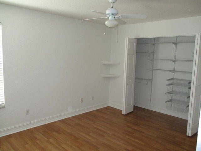 Building Photo - 8887 Chestnut Ridge Way