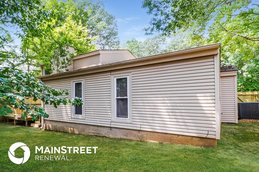Building Photo - 9143 Gainsborough Dr