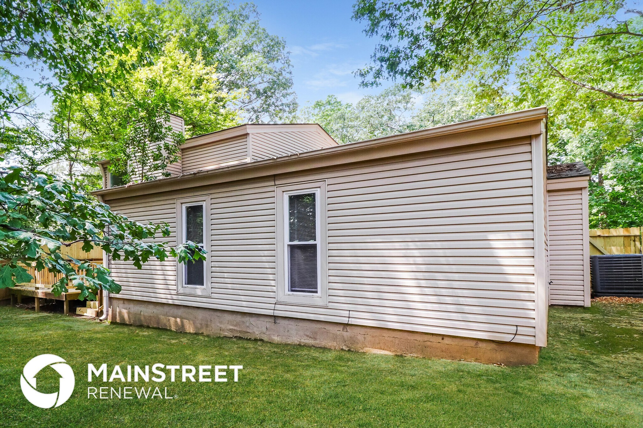 Building Photo - 9143 Gainsborough Dr