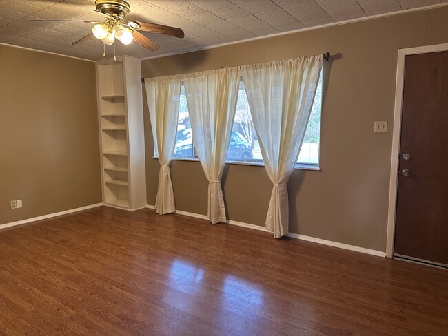 living room - 509 Wilmuth Street