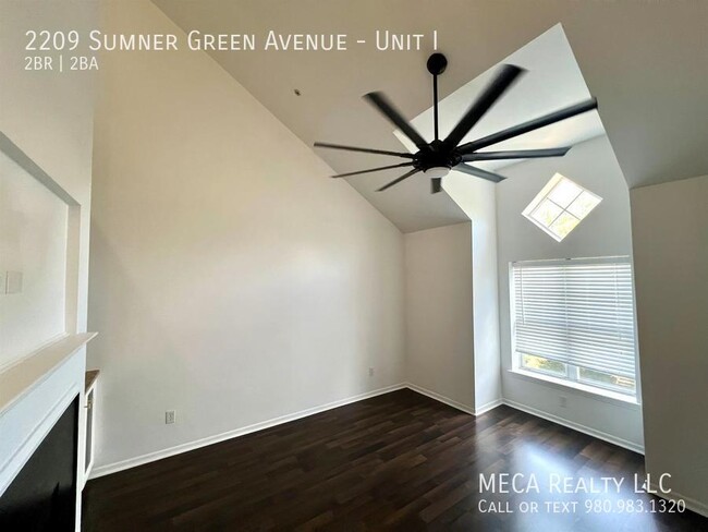 Building Photo - 2209 Sumner Green Ave