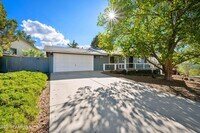 Building Photo - 510 S Skyview Dr