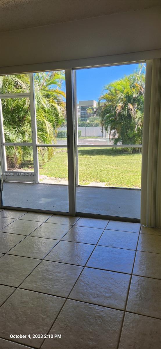 Building Photo - 4235 N University Dr