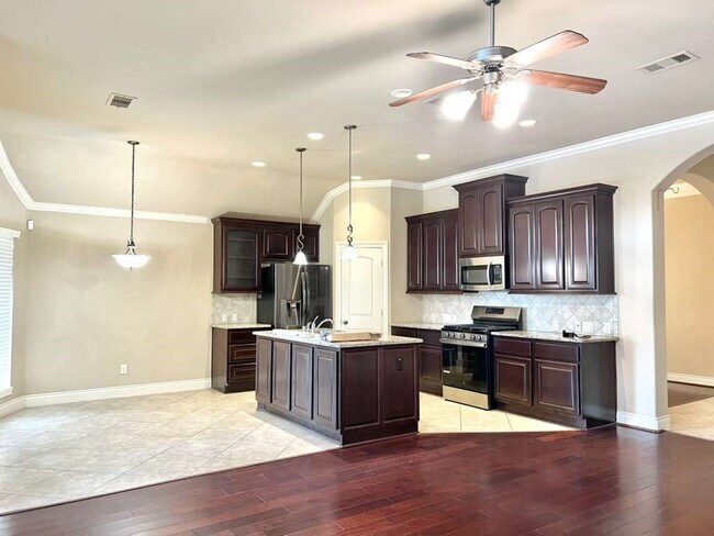 Building Photo - 25419 Lockspur Dr