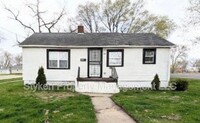 Building Photo - 1515 E Cedar St