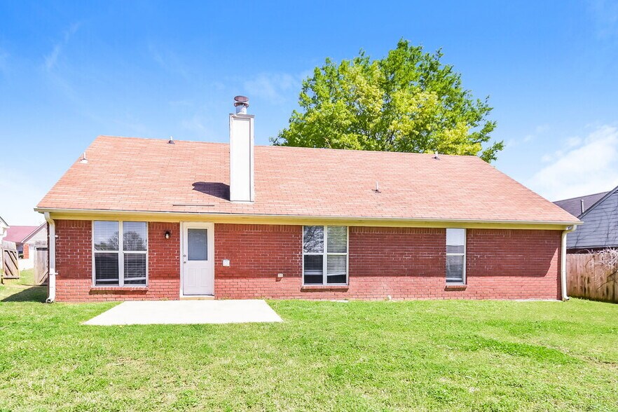 Building Photo - 9105 Belmont Dr