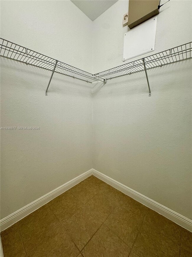 Building Photo - 917 SW 147th Ave