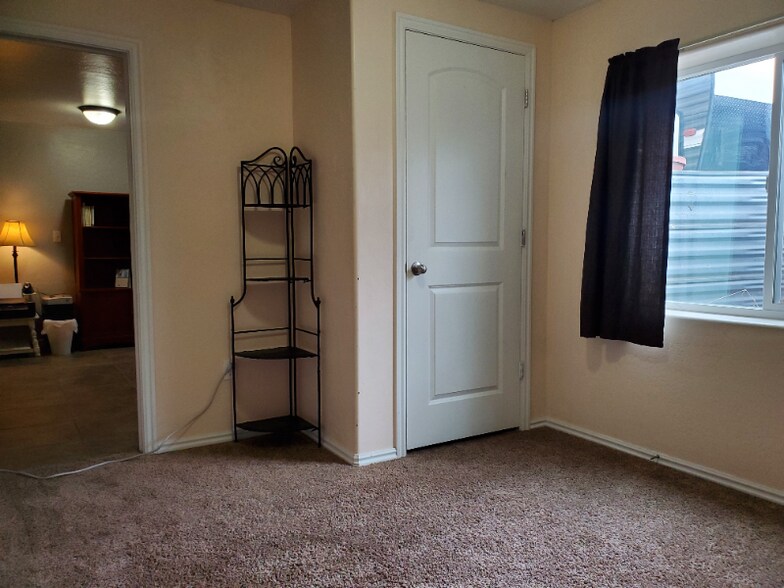 Building Photo - 8744 Soapberry Dr